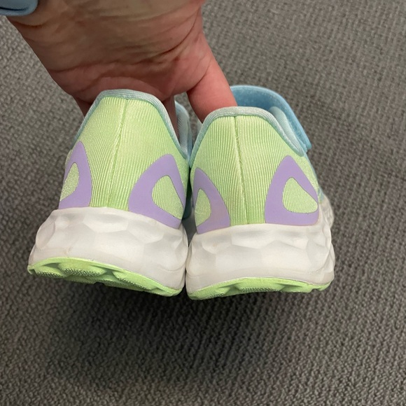 New Balance Little Girl Size 1. Worn ONCE!! - Picture 5 of 7